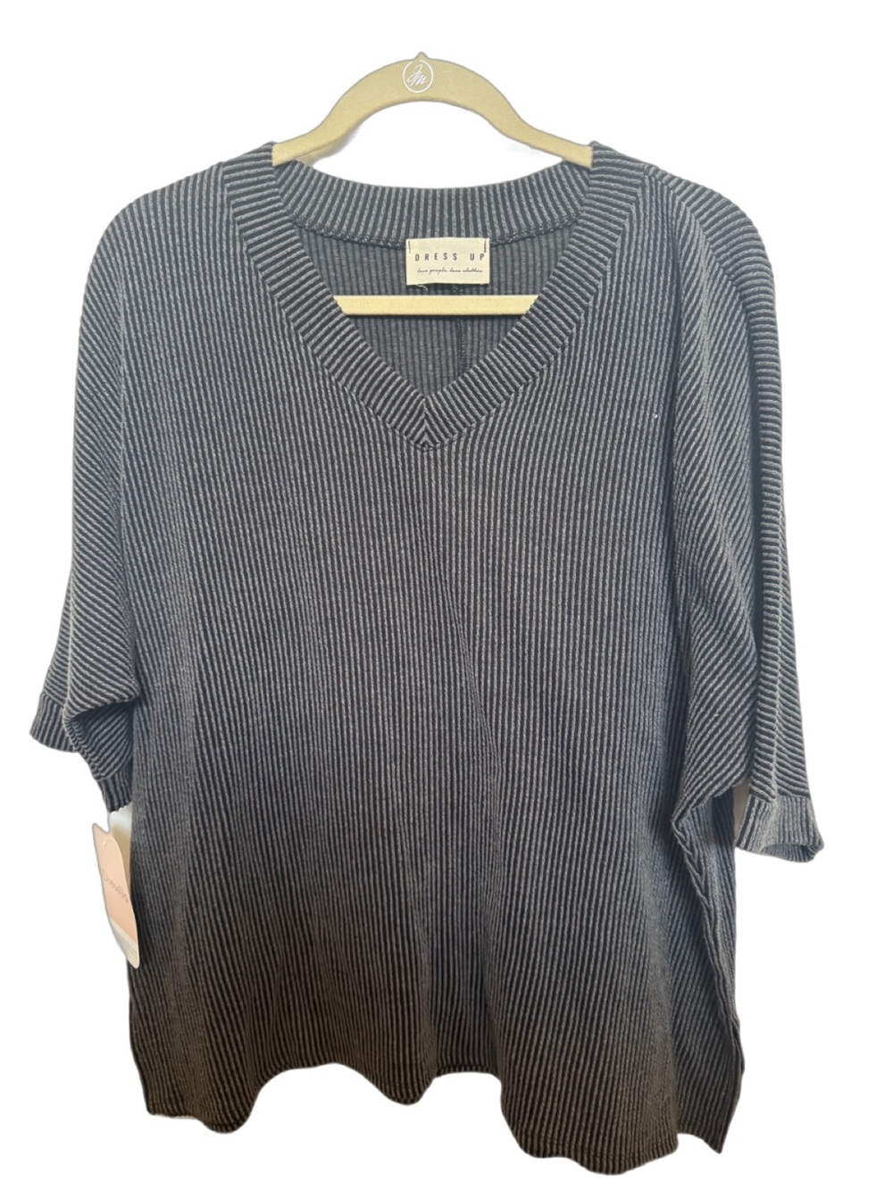 Dress Up Ribbed V-Neck Top in Charcoal Gray